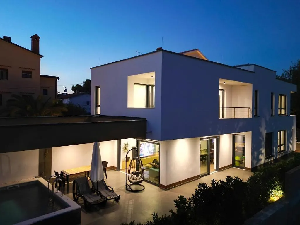 Neptunia - 4 Bedroom Villa Medulin 0*,  Croatia