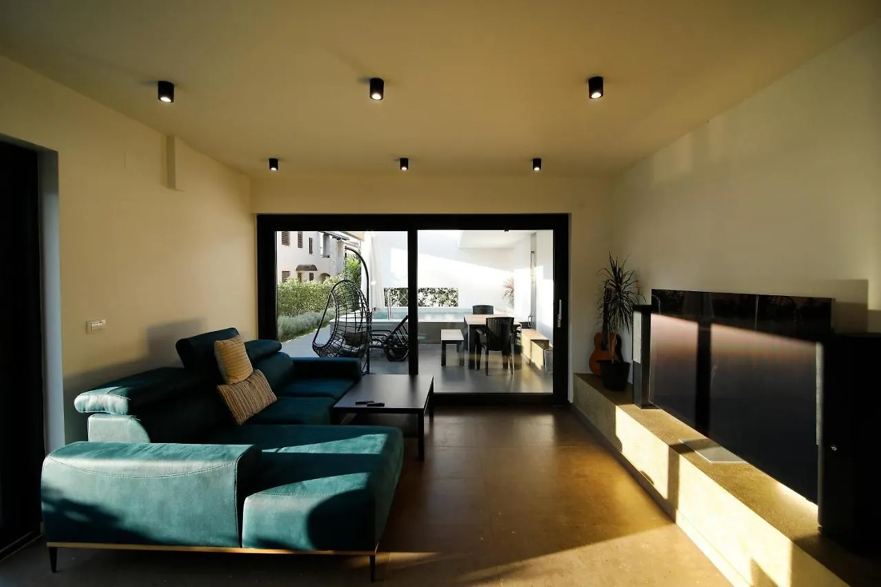 Neptunia - 4 Bedroom Villa Medulin Croatia