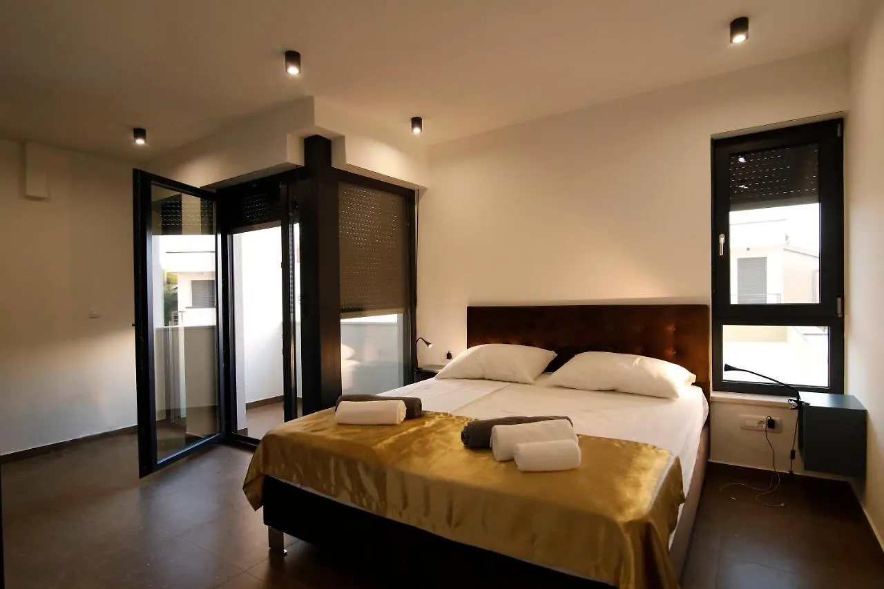 Neptunia - 4 Bedroom Villa Medulin